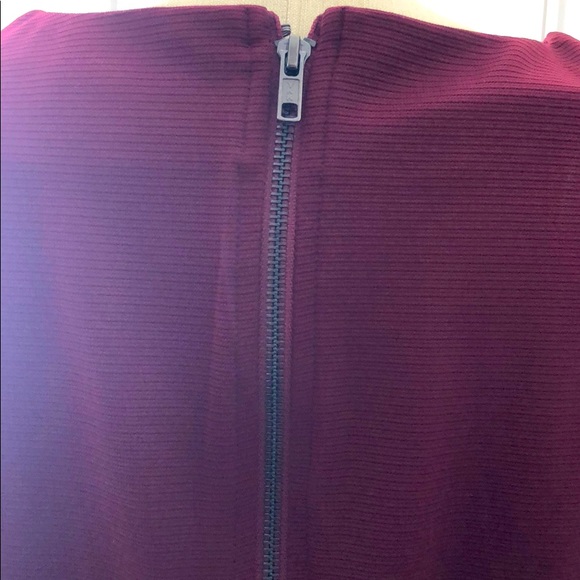 Cranberry mesh paneled dress - Picture 3 of 6